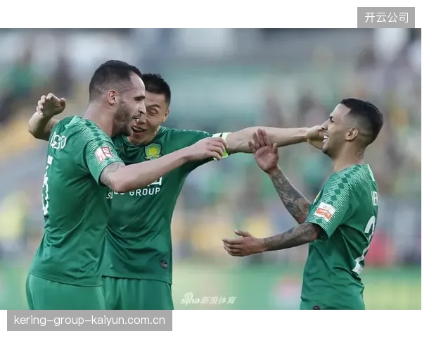 北京国安2-1战胜上海上港，法比奥破门引爆全场激情